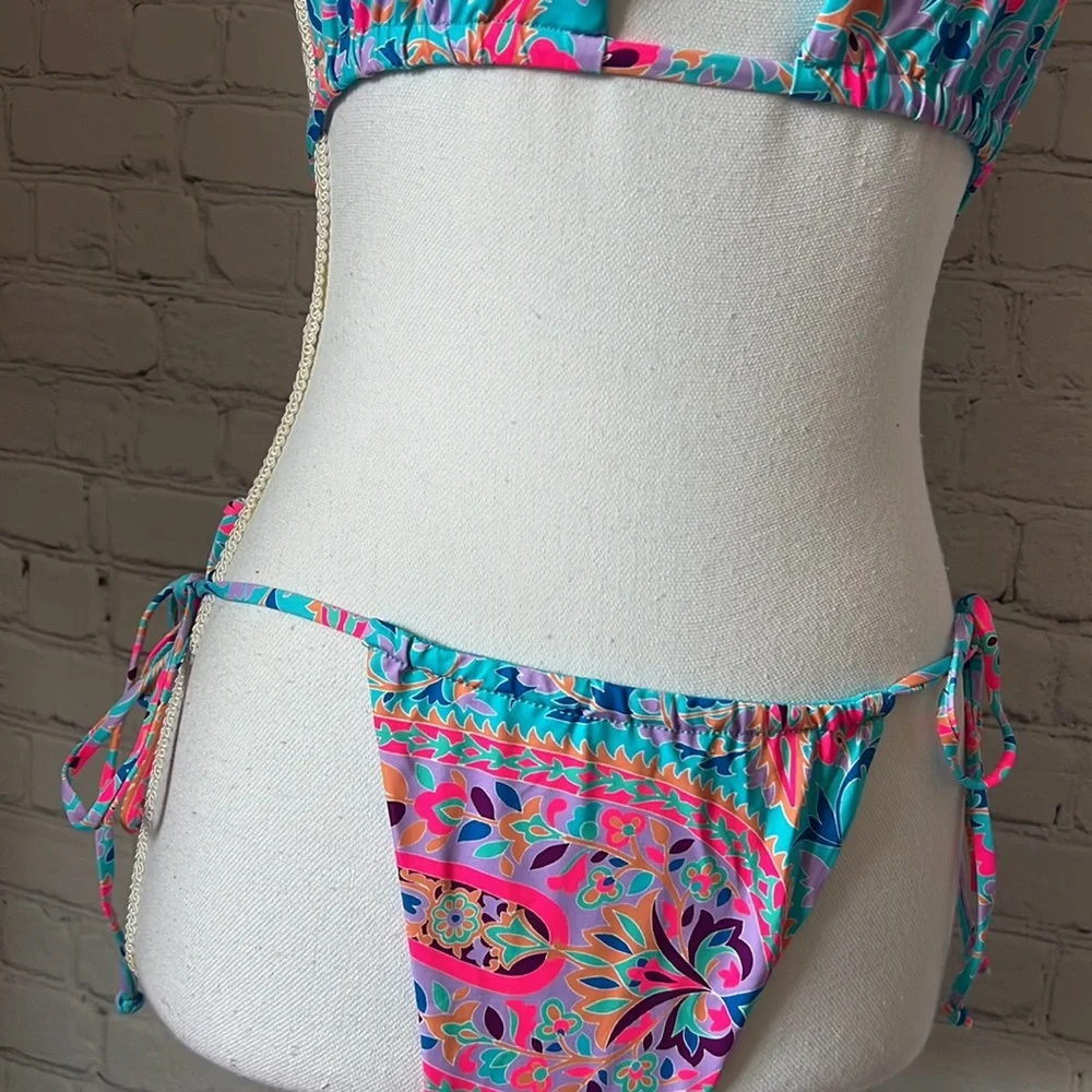 Frankies Bikinis top this